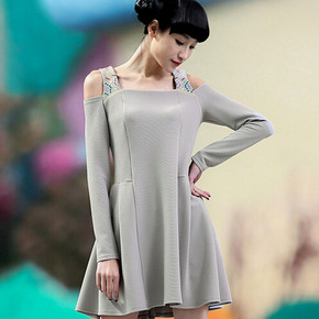 裂帛 几何刺绣肩带针织露肩长袖连衣裙 79元包邮