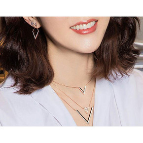 变身贵族气质# SWAROVSKI 施华洛世奇 Delta Small项链 银色 399元包邮