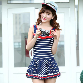 莉槿朵 连体钢托裙式保守温泉游泳衣 18.6元包邮(38.6-20券)