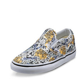 #六一#Vans 范斯 猫咪图案小童鞋运动帆布鞋 125元包邮(135-10券)