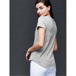 Gap 全棉舒适单袋V领短袖女款T恤  折34.3元（49元，2件7折）