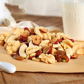 前90秒# 新农哥 低钠缤纷果仁 180g*2盒 29.9元包邮(买1送1)