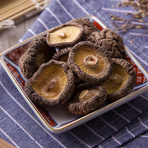 个大肉厚# 合味康 农家自产香菇干 200g 18.8元包邮(28.8-10券)