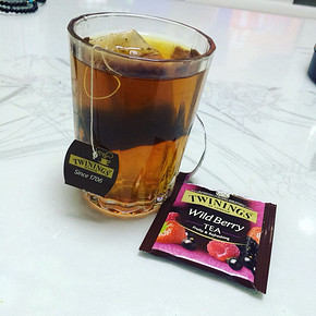 川宁野莓红茶～在麦德龙买的～好香好香啊～一股甜甜的香味！不