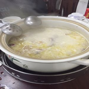 猪肚鸡煲