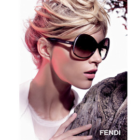 促销活动：亚马逊 FENDI 芬迪  爆款太阳镜 低至450元(650-200)