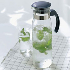 日本原装进口 HARIO 1400ml耐热玻璃直立式冷水壶 89元(可200减50)