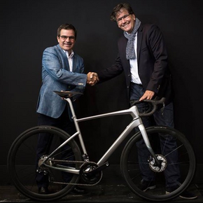 ARGON18 X 奔驰联名 碳纤维碟刹公路自行车 40000元起