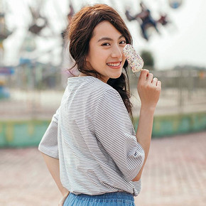 茵曼女装夏装新款圆领文艺范手绘细横条纹短袖T恤女宽松显瘦恤衫 89元