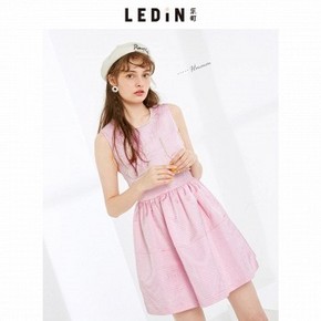 天猫 限时秒杀：LED'IN 乐町 无袖条纹连衣裙 69元包邮（少女小香风）
