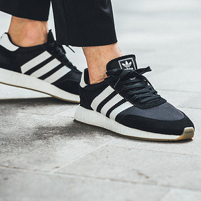 adidas Iniki Runner Boost 黑白 实付到手499元