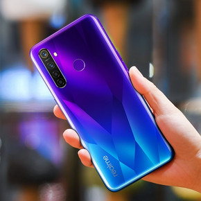 小编精选：realme Q 智能手机 4GB+64GB 998元起，三大卖点，千元大杀器有颜还不
