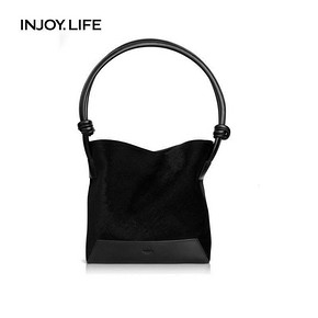 ￥319包邮 injoylife斜挎大包女2019新款大容量包包百搭秋冬气质单肩包学生