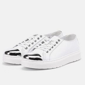 12日0点、双12预告：Dr. Martens PLASTIC TOE CAP 16692100 女士休闲鞋 289.2元 ￥289