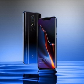 天猫 天猫特价：小辣椒 红辣椒 9X 智能手机 8GB 128GB 899元包邮