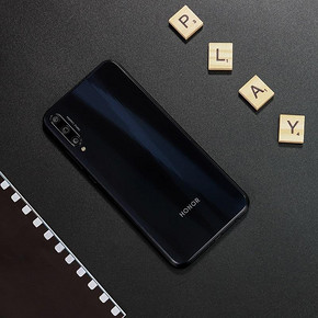 ￥691.38 HONOR荣耀Play3智能手机4GB64GB