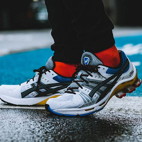 ASICS 男款缓震休闲低帮运动鞋GEL-KINSEI OG 1021A117-100  券后863.2元