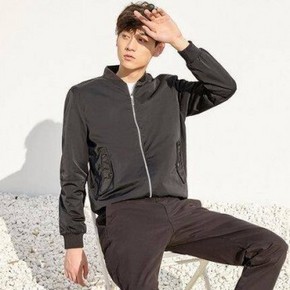 天猫 Meters Bonwe 美特斯邦威 FX00445 男士棒球领夹克 59.9元