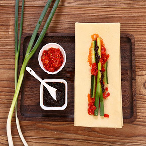 鼎橙 山东小米煎饼 500g 送酱+海带丝  券后6.5元