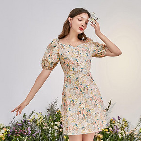 三彩 D024004L11 碎花小雏菊方领短袖 108元