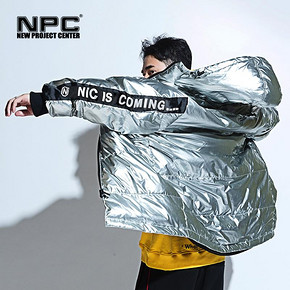 NPC 中性亮面光感保暖羽绒服 899元